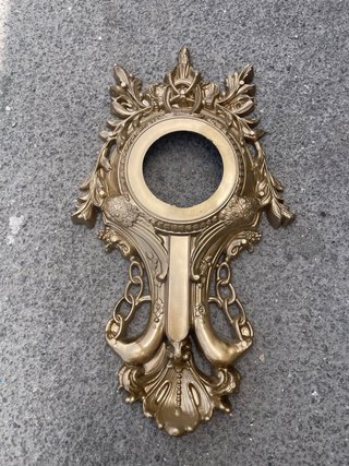 Cornice antica dorata