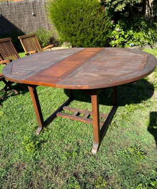 Mesa extensible madera + 6 sillas jardín
