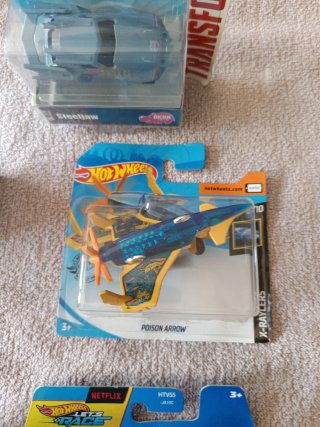 Lotteria di auto Hot Wheels e Transformers nuove