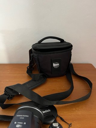 Fotocamera Kodak Pixpro AZ528 con accessori