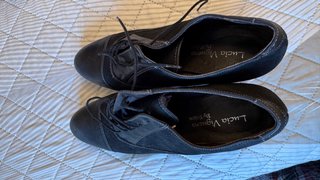 Zapatos de tacón negros con cordones