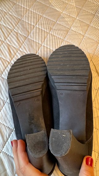 Zapatos de tacón negros con cordones