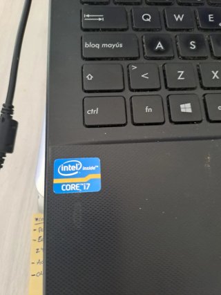 Portátil Asus i7 3537U 4GB RAM 250GB Disco