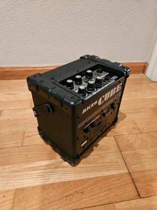 Amplificador Guitarra Roland Micro Cube.