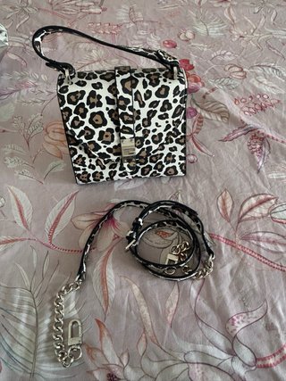 Bolso Guess Leopardo