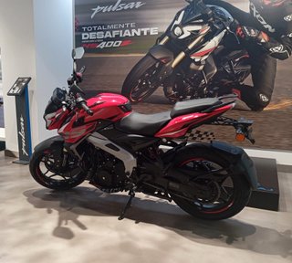Bajaj Pulsar NS 400 Año 2026