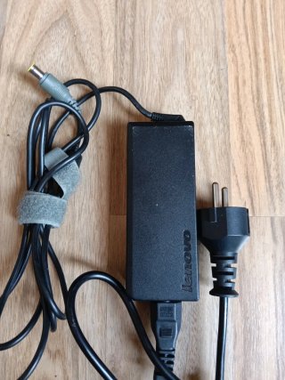Cargador Lenovo 90W 20V