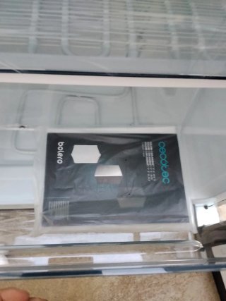 Congelador pequeño plateado - sin uso