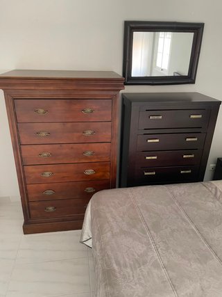 Dormitorio completo: cama, 2 cómodas y mesitas