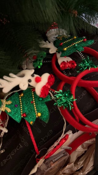 Árbol de Navidad con accesorios