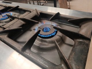 COCINA INDUSTRIAL 3 FUEGOS MÁS HORNO MIRA MI PERFI