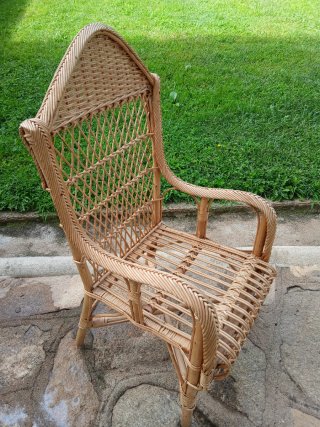 Poltrona in vimini stile classico