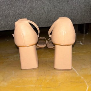 Tacones Joni Beige Cuadrados