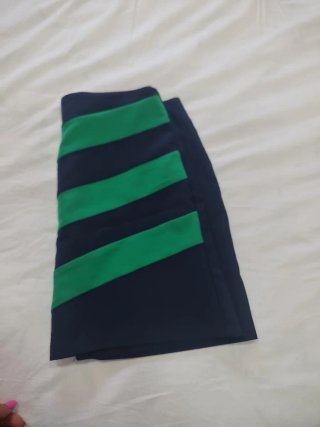 Falda de oficina azul y verde