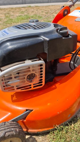 Cortacésped Husqvarna R153SV