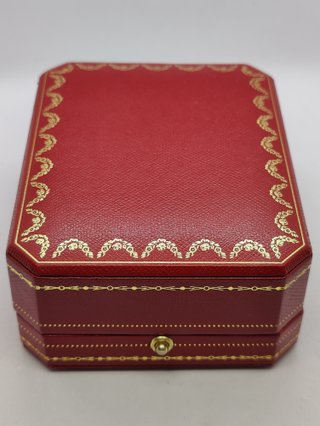 Elegante astuccio rosso di Cartier