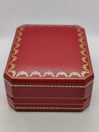 Elegante astuccio rosso di Cartier