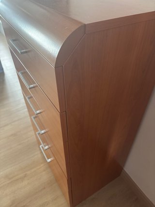 Cómoda de madera con 7 cajones