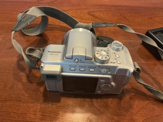 Fotocamere Lumix e Nikon F60 in vendita