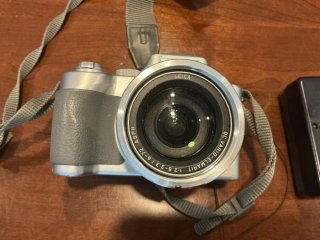 Fotocamere Lumix e Nikon F60 in vendita