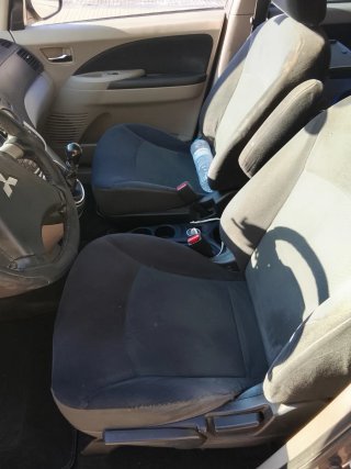 Mitsubishi Grandis 2010