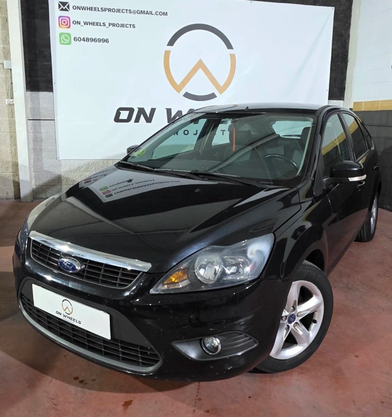 Ford Focus 2010 - foto 1