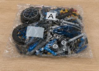 LEGO Technic Bugatti Chiron 42083