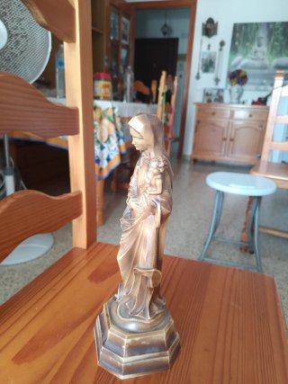 Virgen con Niño Jesús - Figura Decorativa