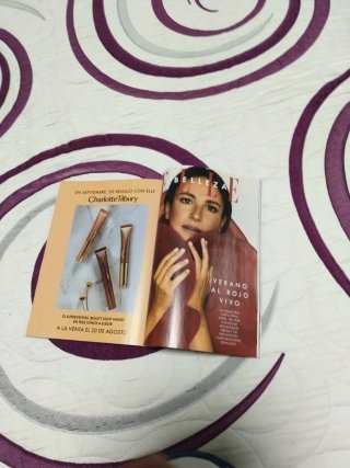 Revista  Elle Agosto