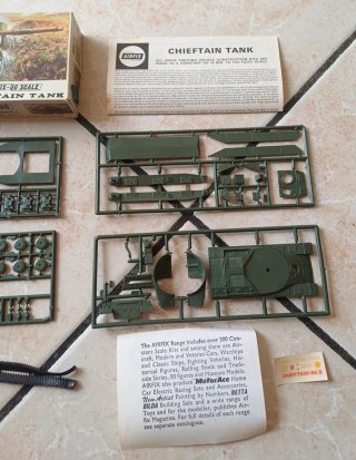 Airfix 00 Kit Chieftain Tank Kit completo vintage