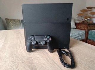 PS4 Negra + 1 Mandos