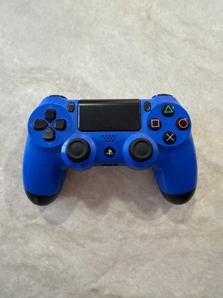 PS4 Slim Negra + 2 Mandos + Juegos