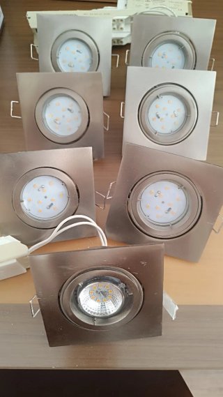 Foco LED Cuadrado se venden completos los 7