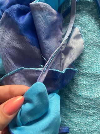 Vestido de tul azul y multicolor