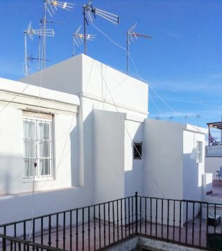 Vendo luminoso ático en el centro de Cádiz.