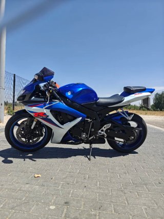 Suzuki GSXR 600 K7