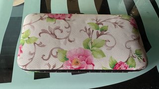 Estuche de manicura floral rosa