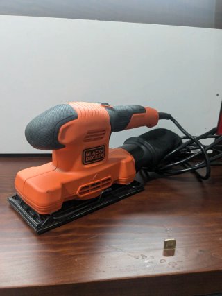 Lijadora Orbital BLACK+DECKER 150W