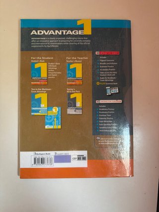 Student’s book y Workbook de ingles de 1 bachibach