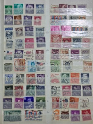 COLECCIÓN FILATÉLICA DE APROX 2.000 SELLOS MUNDO