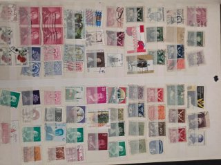 COLECCIÓN FILATÉLICA DE APROX 2.000 SELLOS MUNDO