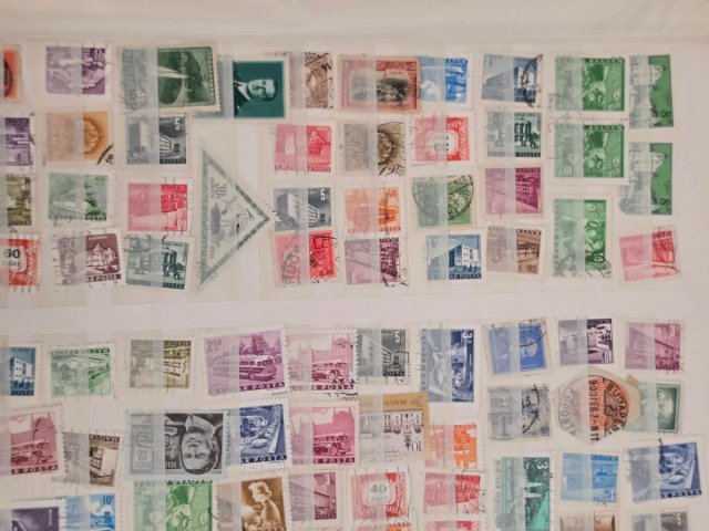 COLECCIÓN FILATÉLICA DE APROX 2.000 SELLOS MUNDO