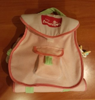 Cuna de juguete con accesorios