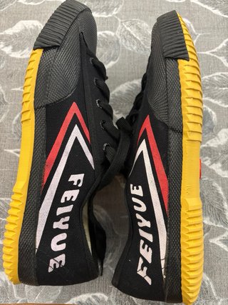 Zapatos Feiyue negros talla 43