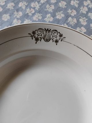 Sopera vintage y platos San Claudio