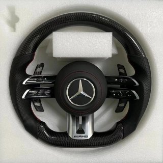 Volante Mercedes AMG Personalizado con carbono.