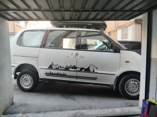 Nissan Serena 1995