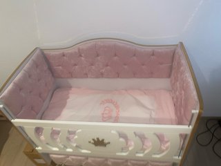Cuna bebé niña rosa y dorada