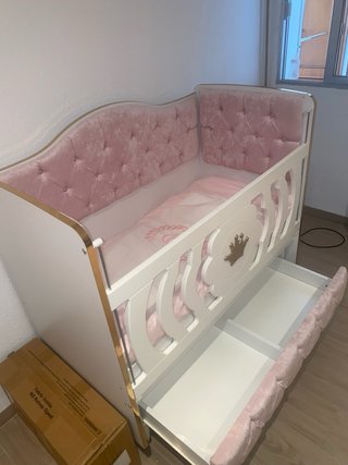 Cuna bebé niña rosa y dorada