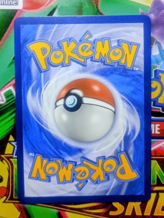 Carta Pokémon Radiant Gardevoir HP 130